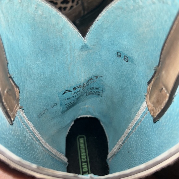 Women’s Ariat Boots - Picture 4 of 4